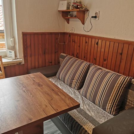 Small House In Целе Экстерьер фото