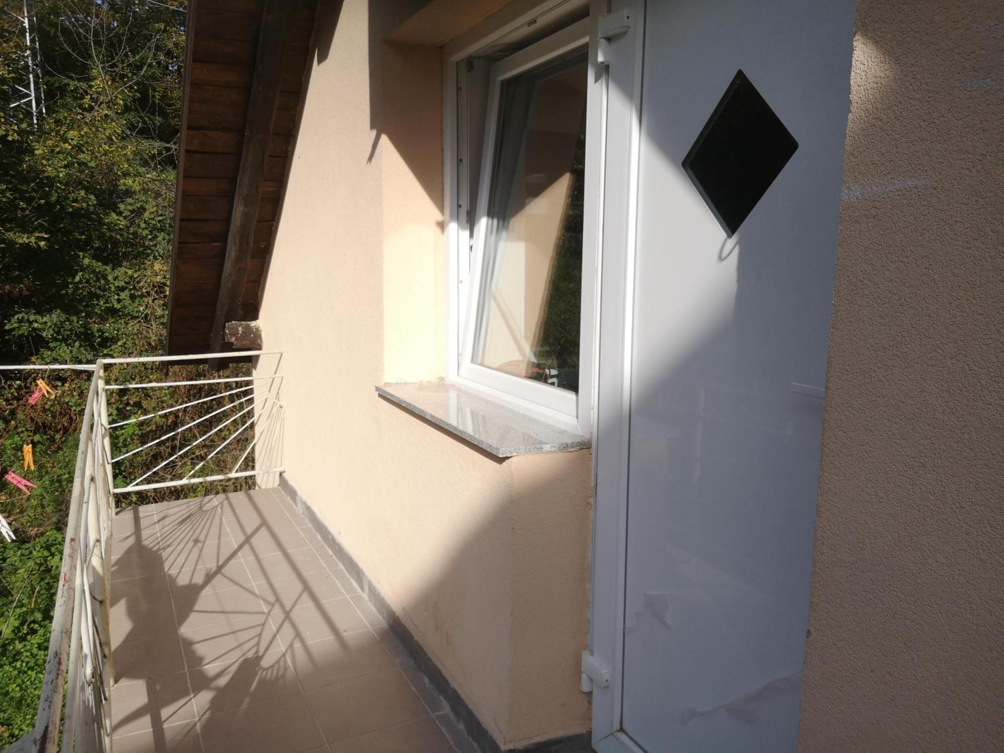 Small House In Целе Экстерьер фото