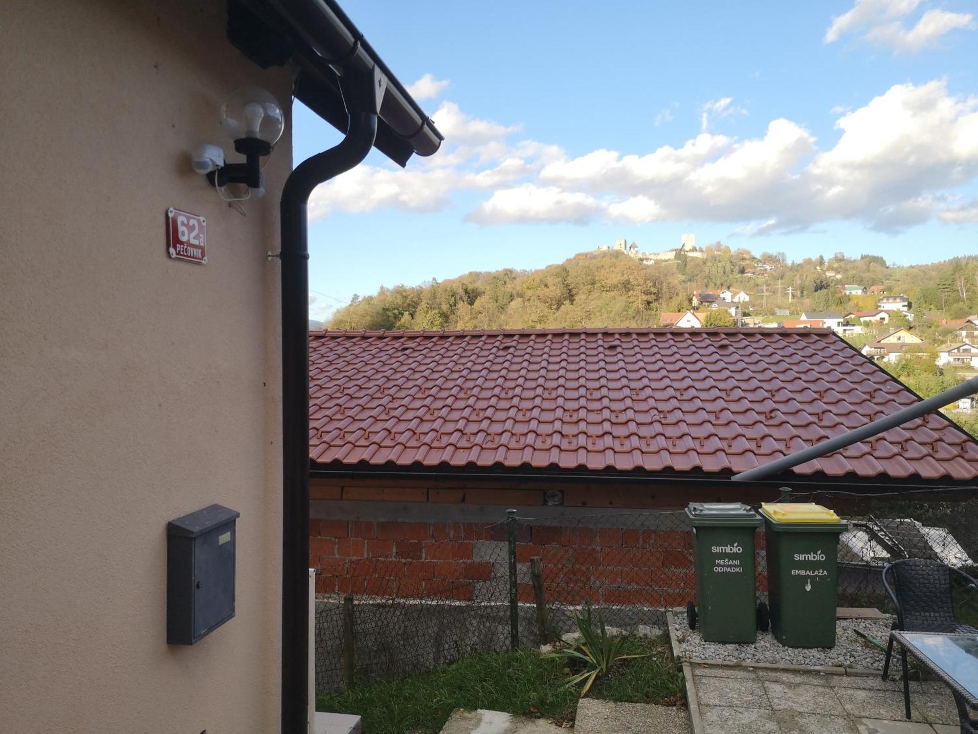Small House In Целе Экстерьер фото