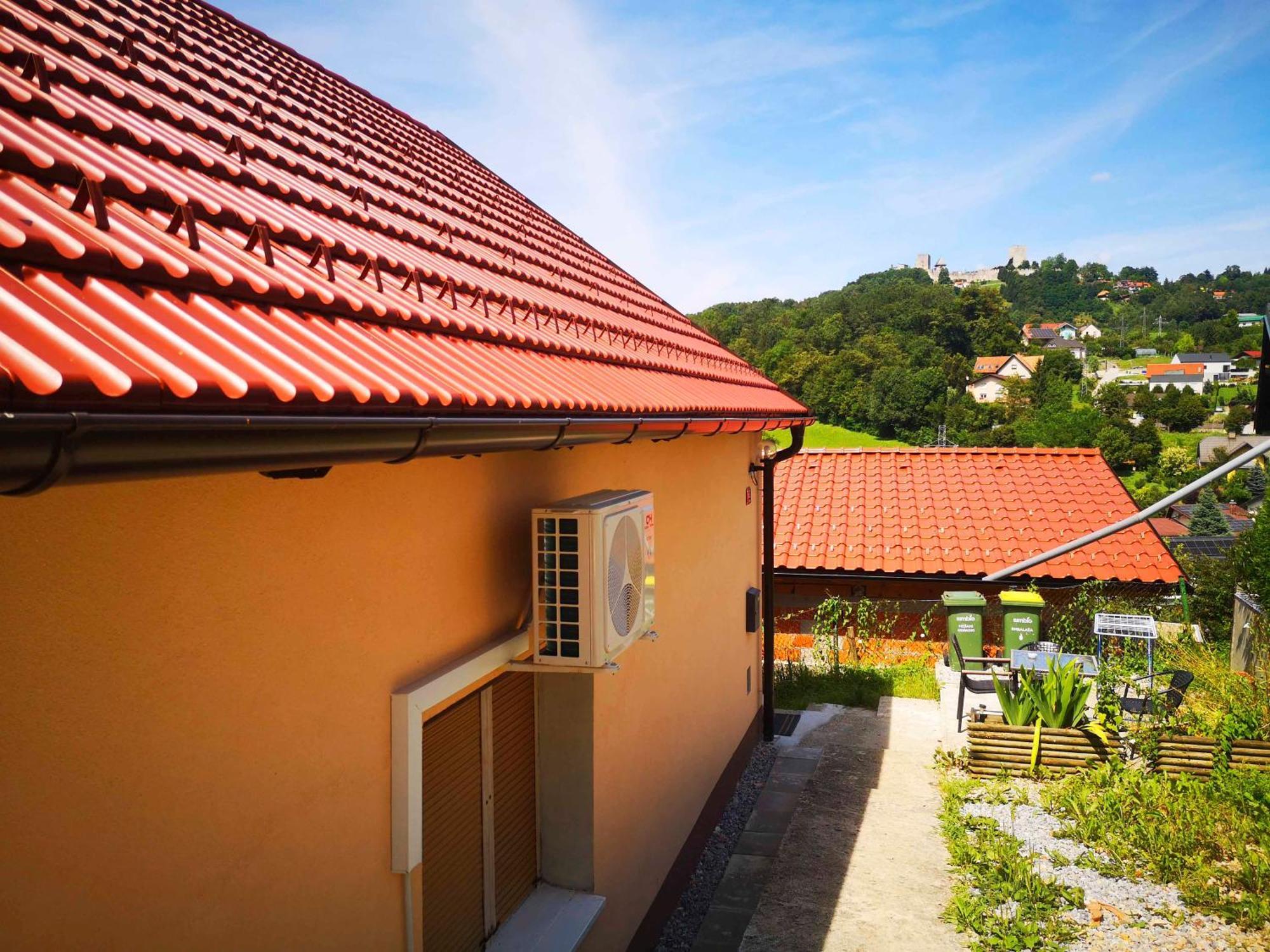 Small House In Целе Экстерьер фото