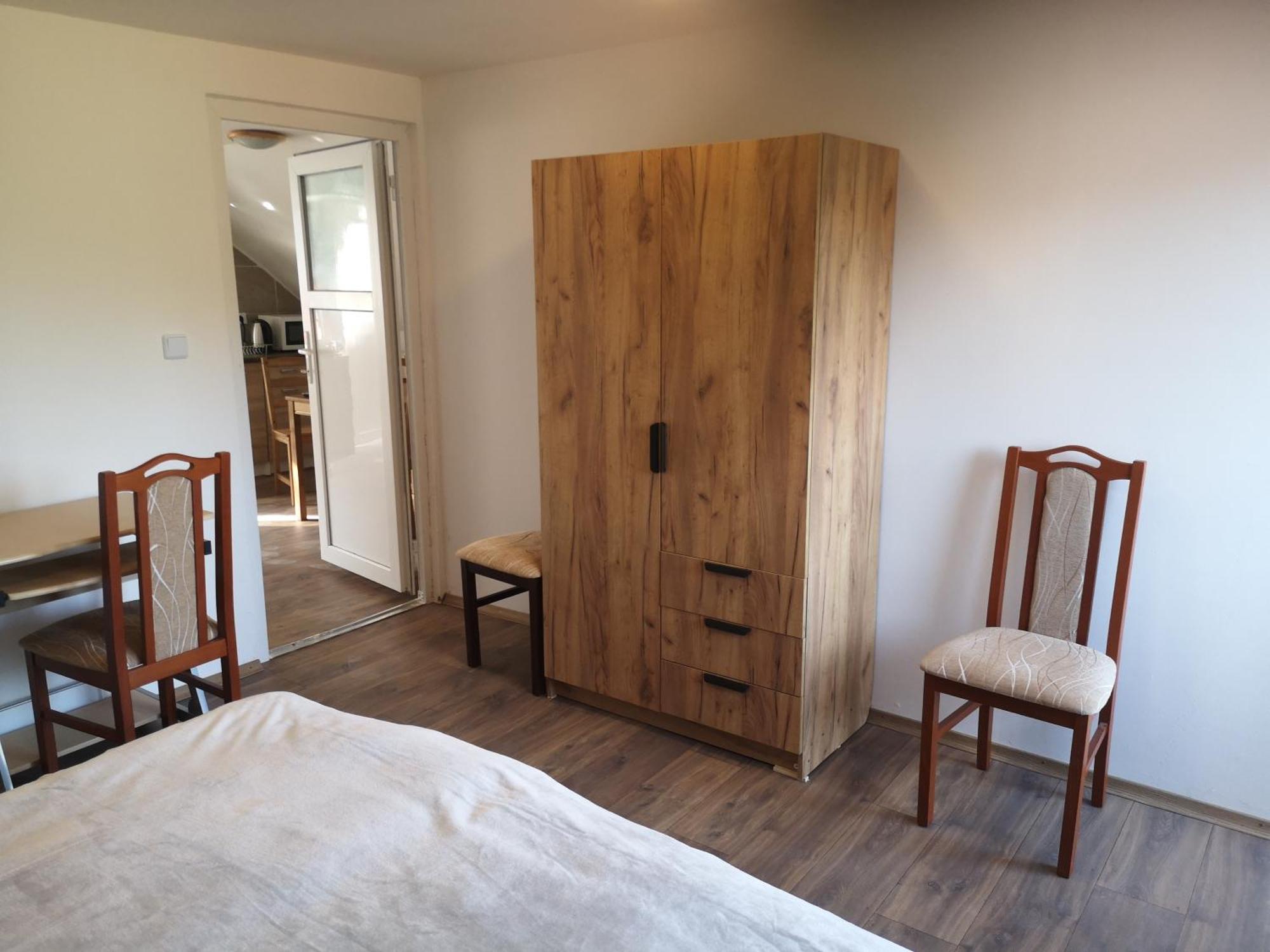 Small House In Целе Экстерьер фото