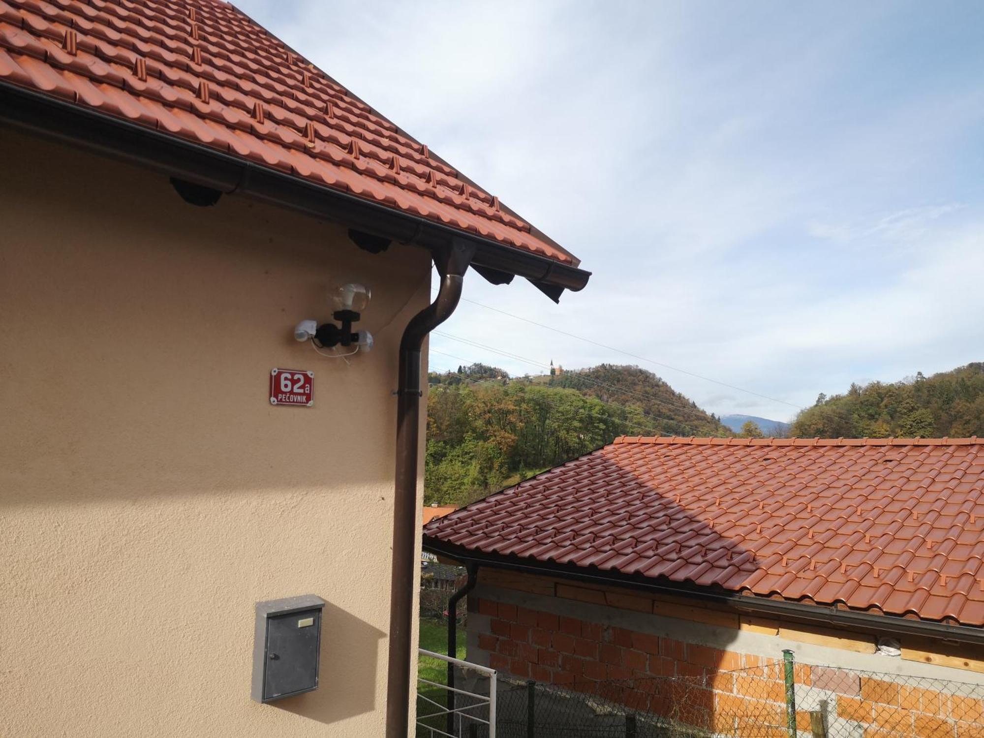 Small House In Целе Экстерьер фото