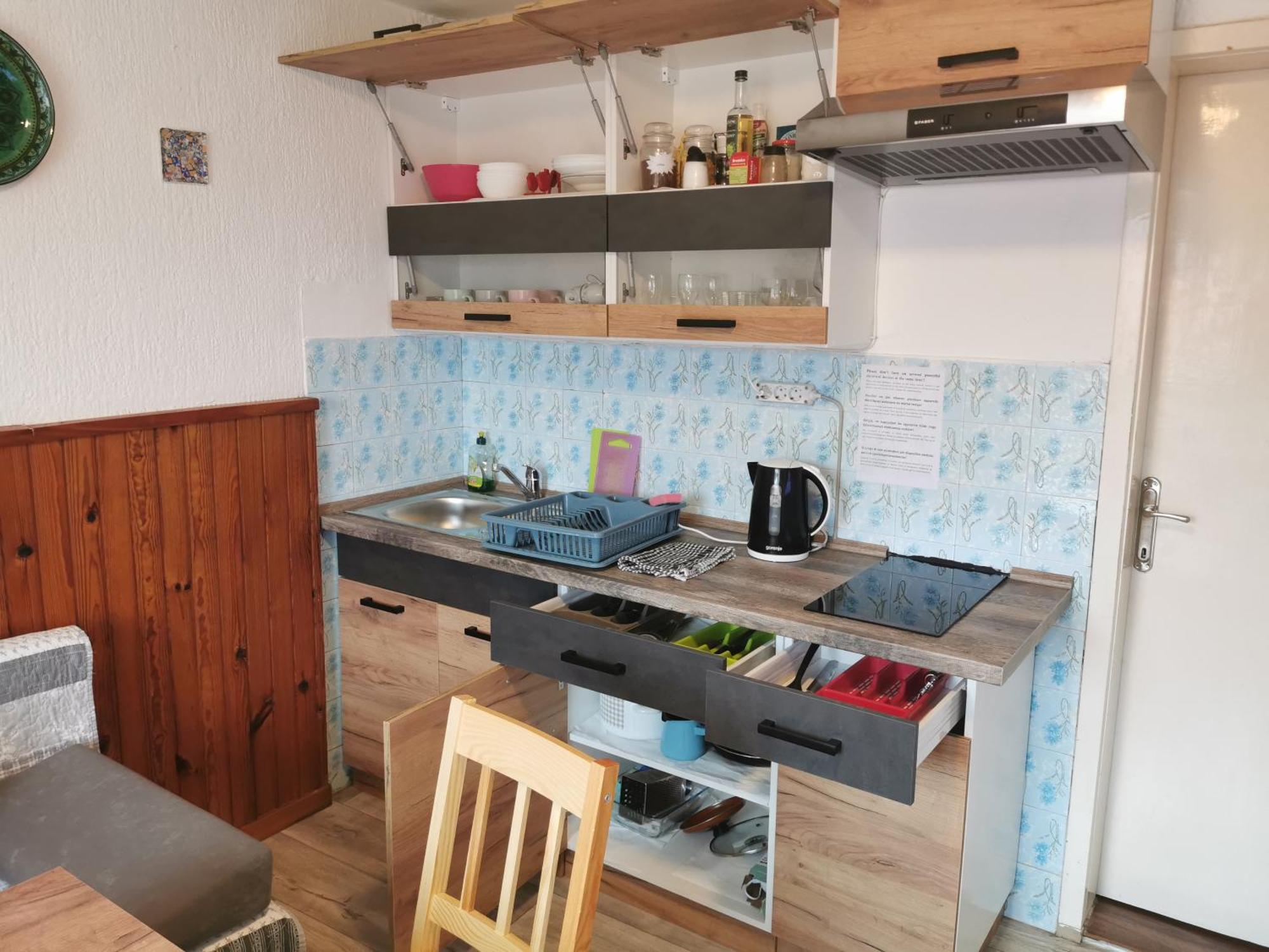 Small House In Целе Экстерьер фото